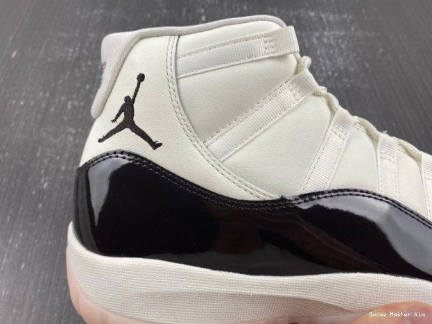 Jordan Neapolitan AR0715-101 Air 11 0705